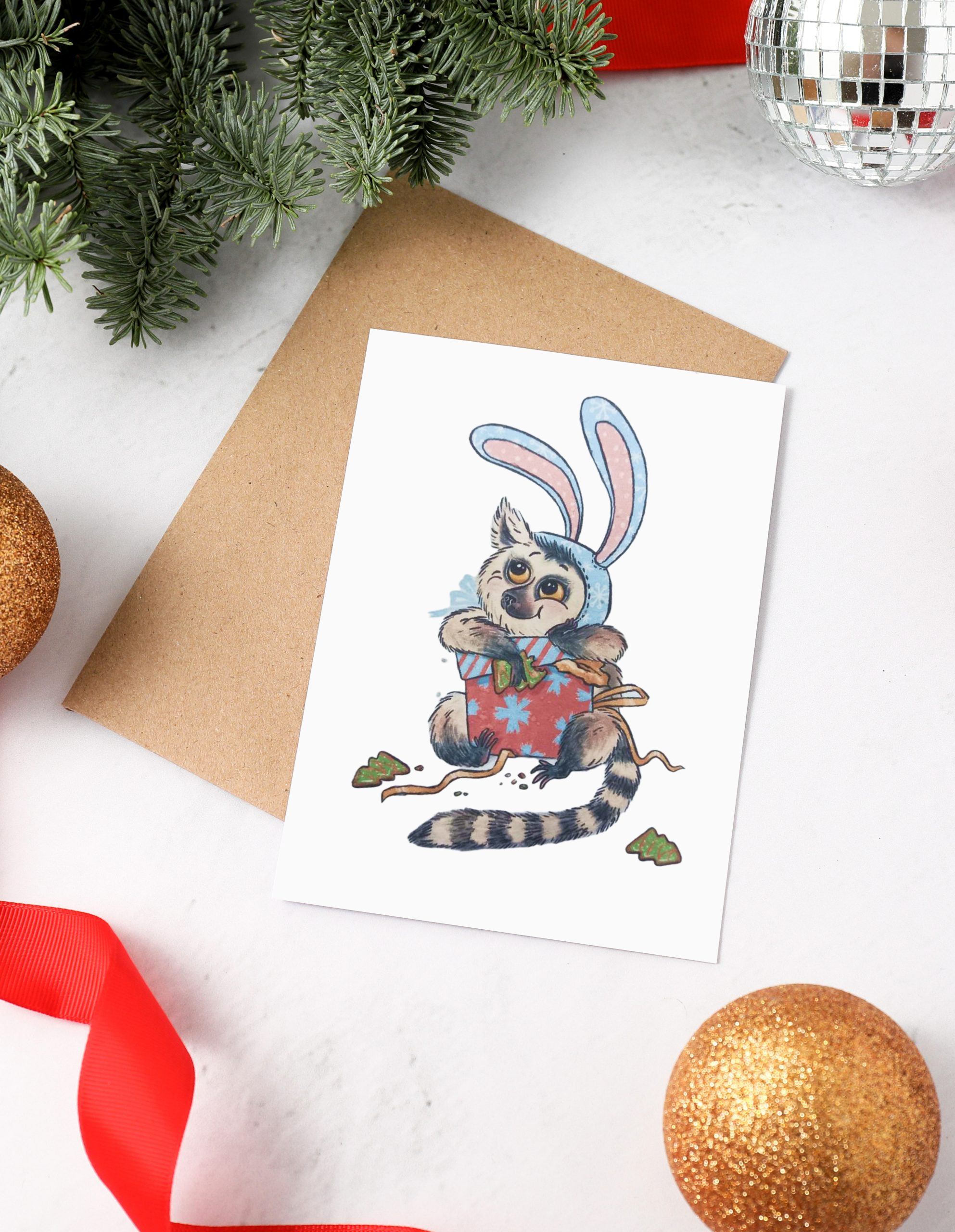 Лемур и подарок